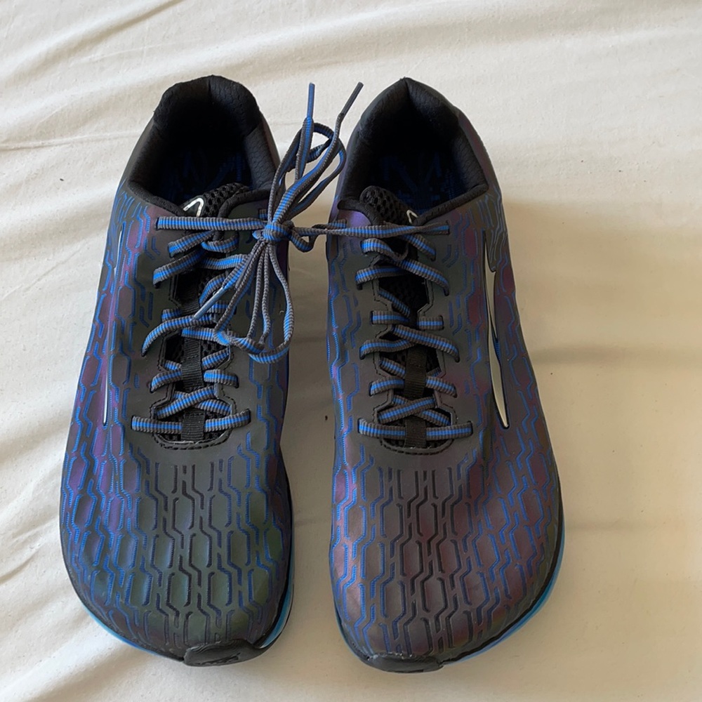 NWOT - Altra IQ Black StabiliPod Running Shoes